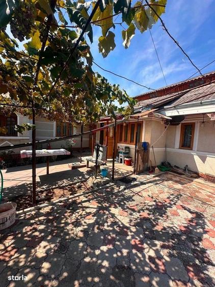 Casă cu 3 camere în Central