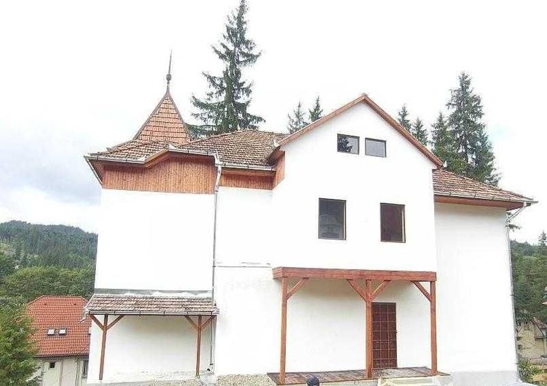 Casă cu 4 camere în Central