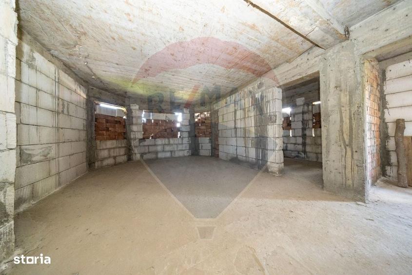 Casă cu 4 camere în Dumbrăvița