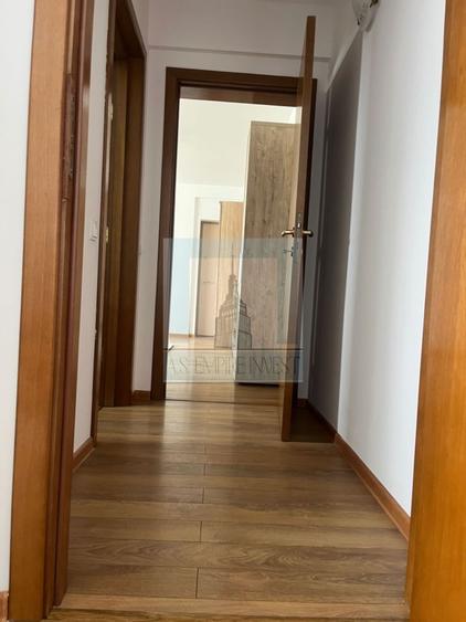 Apartament cu 2 camere semidecomandat, mobilat în Rulmentul