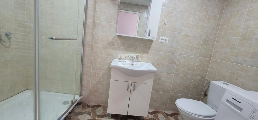 Apartament cu 2 camere semidecomandat, mobilat în Est