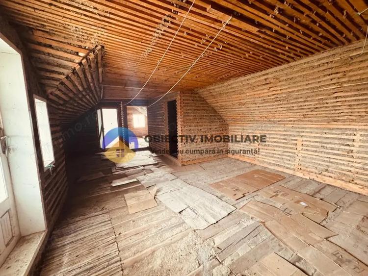 Casă cu 6 camere cu Teren 3683 Mp în Agapia