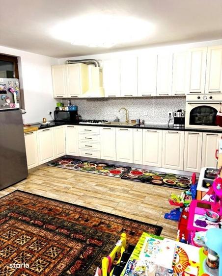 Casă cu 4 camere în Sânnicoară