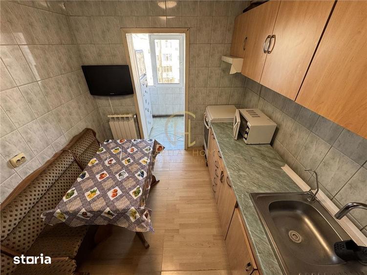 Apartament cu 3 camere decomandat în Canta