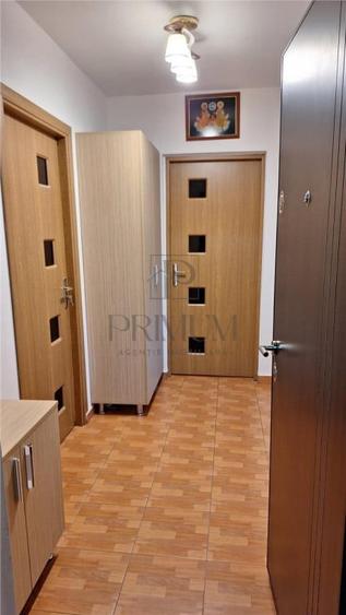Apartament cu 4 camere decomandat în Complex Studențesc
