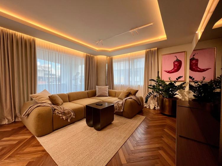 Apartament cu 3 camere semidecomandat, mobilat în Gruia