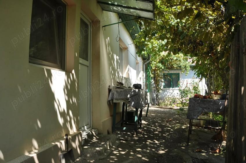 Casă cu 4 camere cu Teren 529 Mp în Central