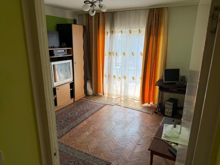 Apartament de vanzare - 3