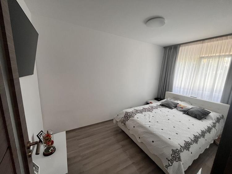 Apartament cu 3 camere semidecomandat în Central