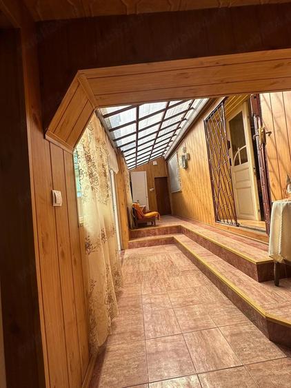 Casă cu Teren 1400 Mp în Mehadia