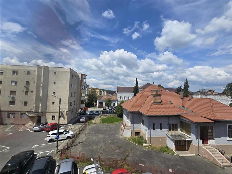 Apartament Spatios cu 3 camere - B-dul Unirii - 1