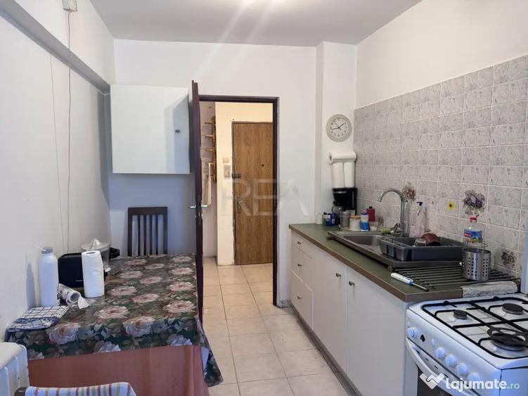 Apartament cu 4 camere decomandat în Titan