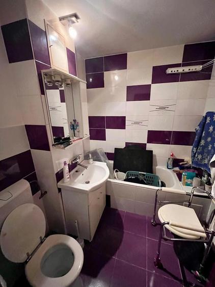Apartament cu 3 camere decomandat în Craiter