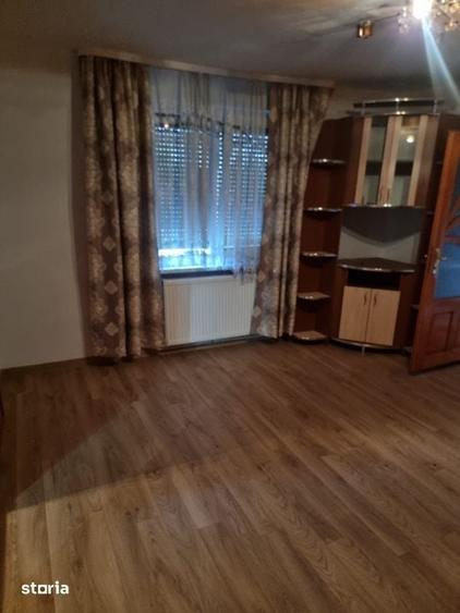 Casă cu 6 camere cu Teren 1724 Mp în Adâncata