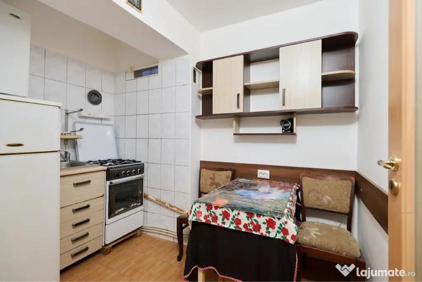 Apartament cu 2 camere decomandat în Războieni
