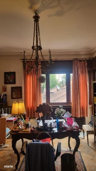 Apartament cu 4 camere în Central