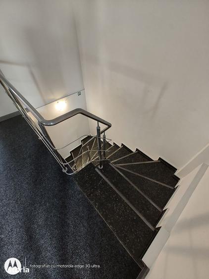Casă cu 5 camere cu Teren 240 Mp în Vitan