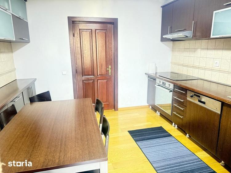 Apartament cu 4 camere în Ultracentral