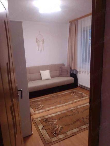 Apartament cu 2 camere semidecomandat în Săsar