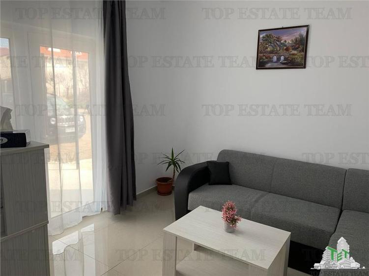 Casă individuală cu 17 camere cu Teren 796 Mp în Central