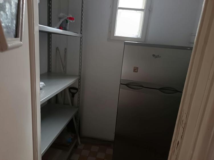 Apartament cu 3 camere semidecomandat, mobilat în Armeneasca