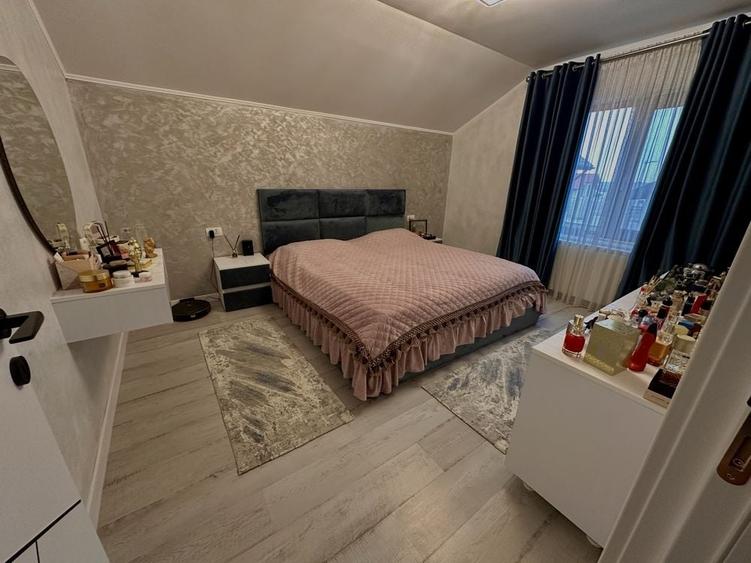 Casă cu 4 camere în Valu lui Traian