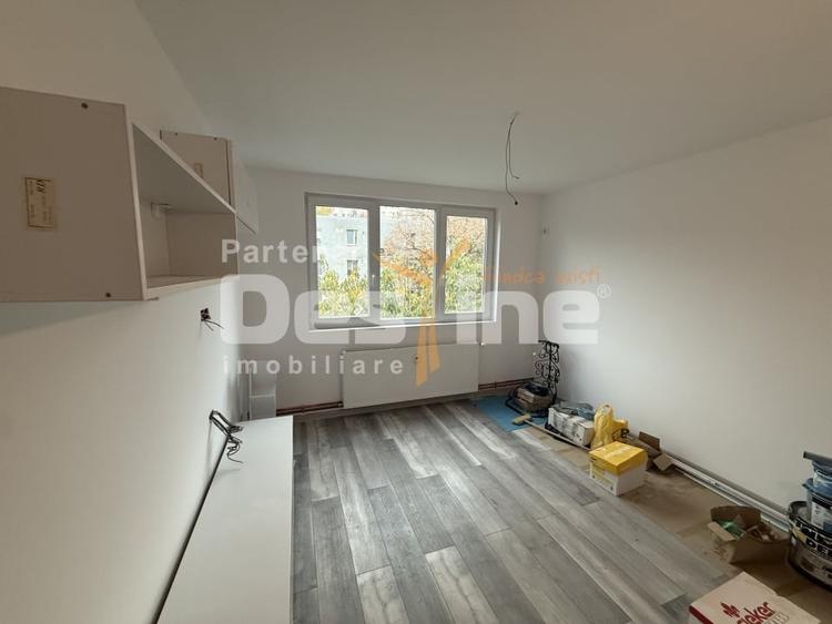 Apartament cu 3 camere semidecomandat, mobilat în Drumul Taberei