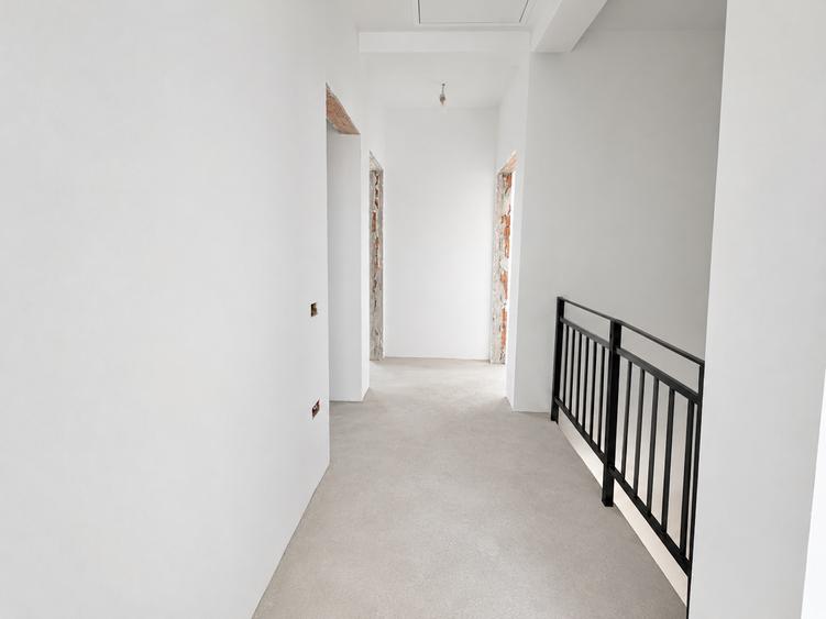 Duplex cu 5 camere cu Canalizare în Moșnița Nouă