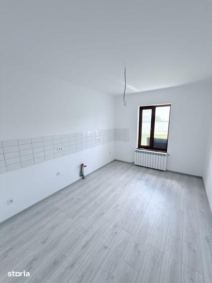Casă cu 3 camere cu Teren 1000 Mp în Stăuceni