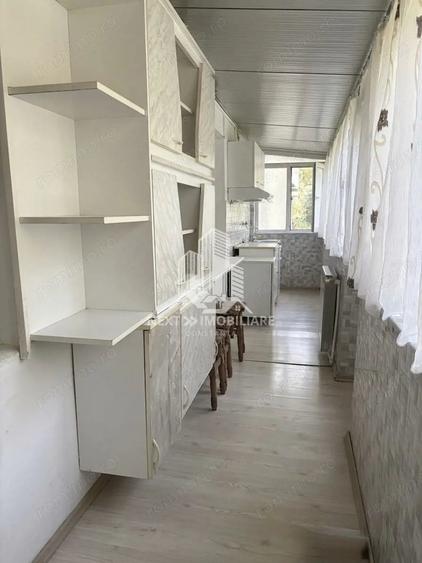 Apartament cu 3 camere semidecomandat în City Park Mall