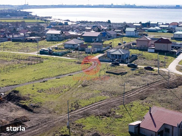Teren de 615 mp, în Corbu