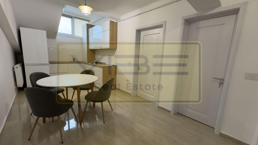 Apartament cu 2 camere decomandat, mobilat în Central