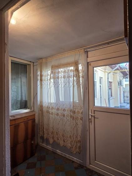 Casă individuală cu 5 camere cu Canalizare în Obor