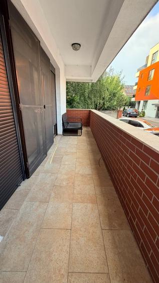 Apartament cu 3 camere decomandat, mobilat în Sisești