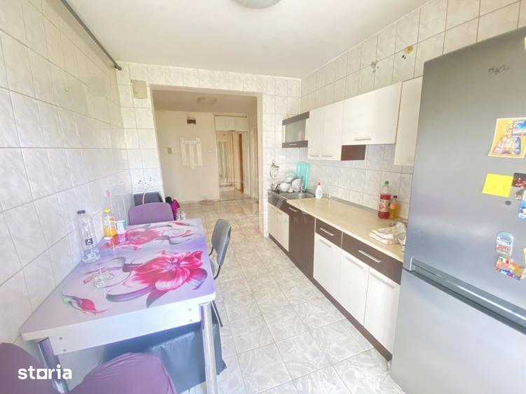 Apartament cu 4 camere semidecomandat, mobilat în Rahova