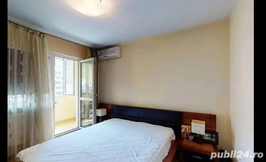 Apartament cu 3 camere decomandat în Berceni