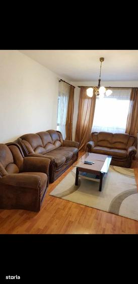 Apartament cu 3 camere în Tractorul