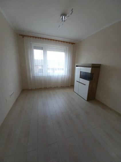 Apartament cu 4 camere nedecomandat în Central