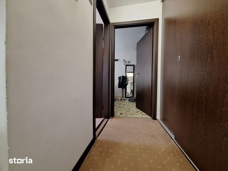 Apartament cu 2 camere, mobilat în Est