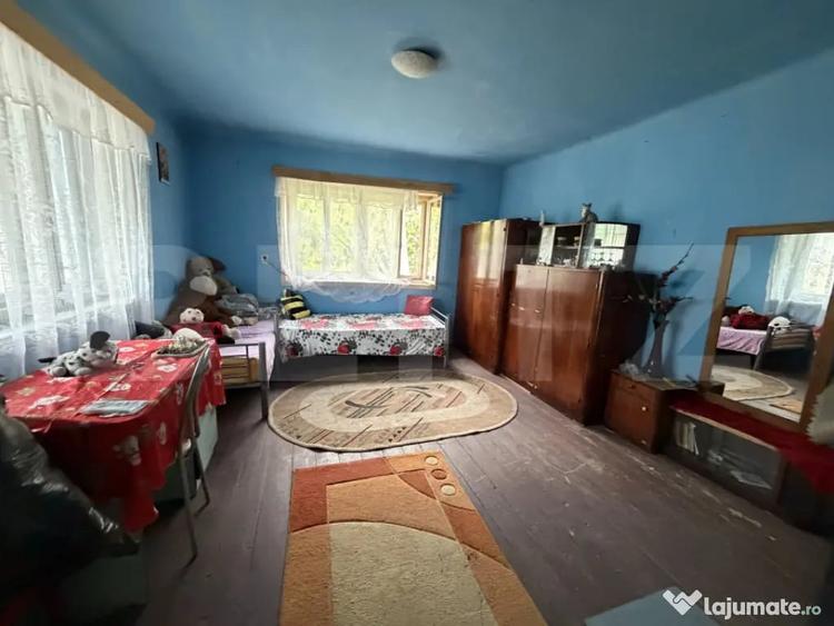 Casă cu 3 camere cu Teren 1000 Mp în Hurez