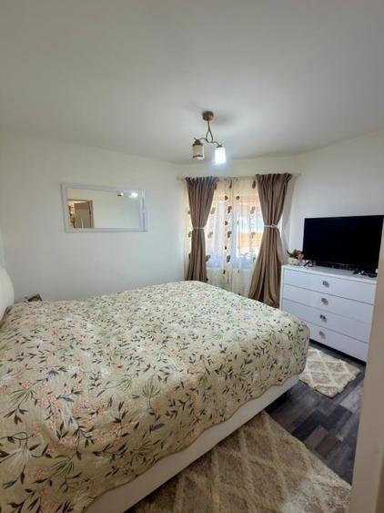 Duplex cu 4 camere cu Canalizare în Valea Adâncă