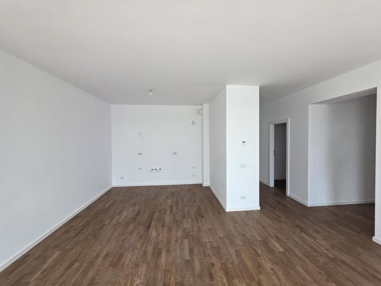 Apartament cu 3 camere decomandat în Băneasa