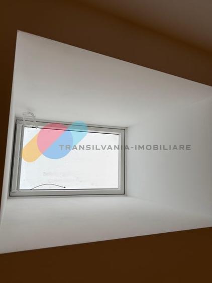 Duplex cu 4 camere cu Canalizare în Dâmbul Rotund