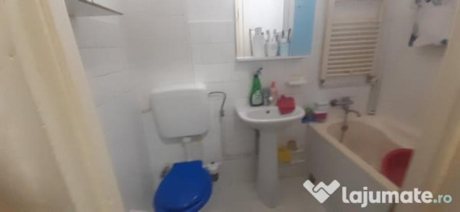 Apartament cu 2 camere nedecomandat în Decebal