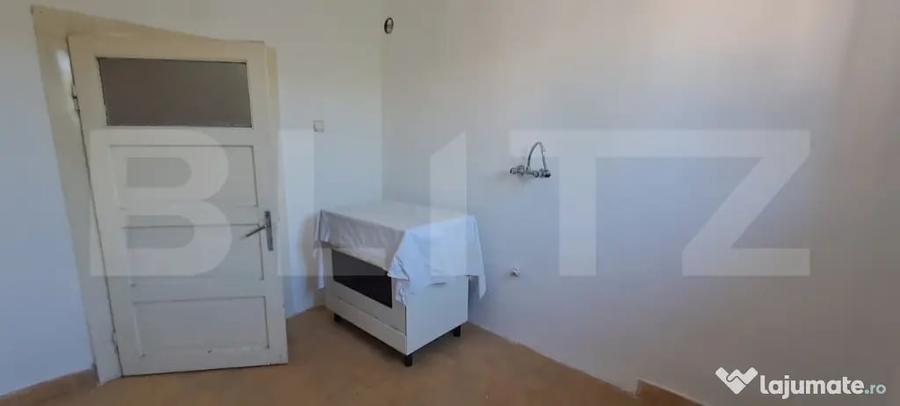 Casă cu 4 camere cu Teren 150 Mp în Central
