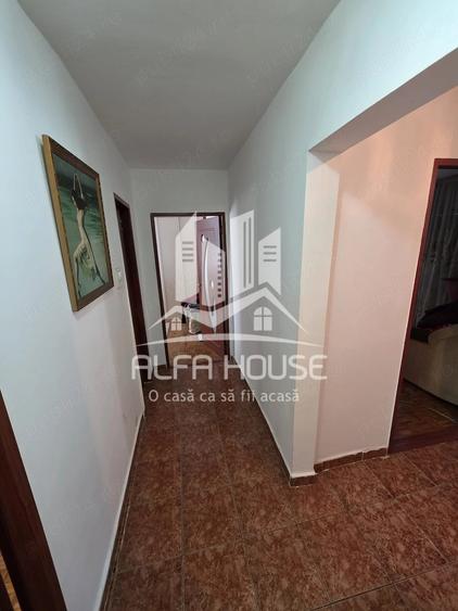 Apartament cu 3 camere decomandat în Moroasa 2