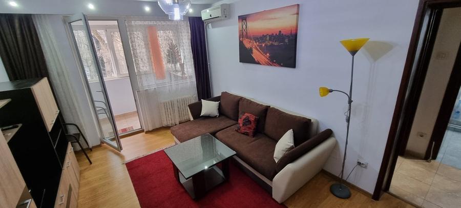 Apartament cu 2 camere semidecomandat în Berceni