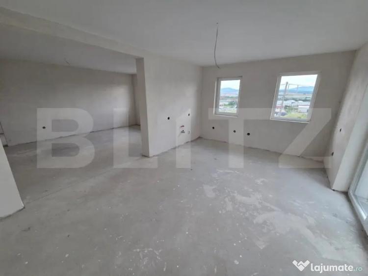 Casă cu 4 camere cu Teren 505 Mp în Crișeni