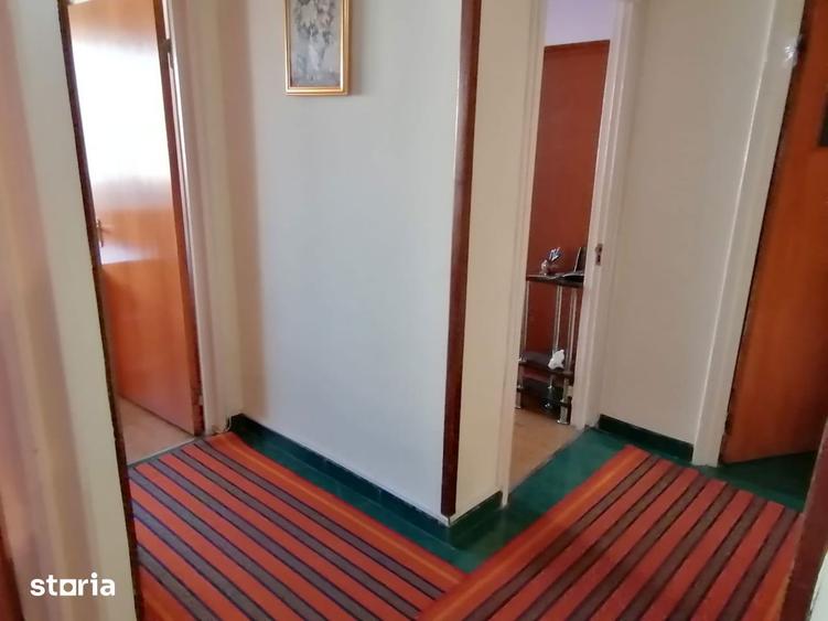 Apartament cu 4 camere decomandat în Pantelimon