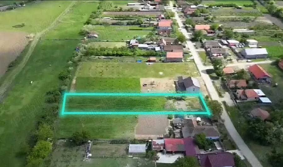 Teren de 1656 mp, în Pădurani